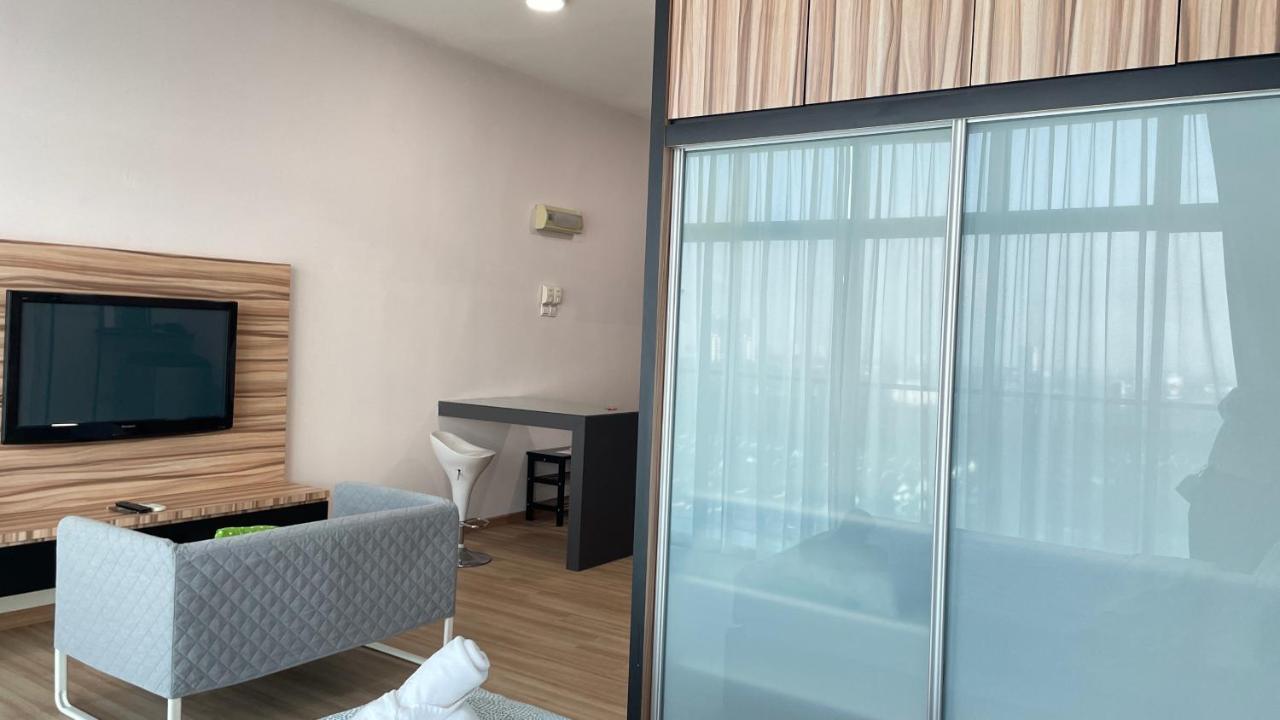 Palazio Serviced Apartment In Mount Austin Near Aeon Ikea Toppen Hsi Джохор-Бару Экстерьер фото